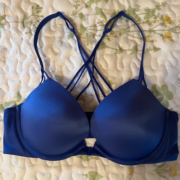 Victoria’s Secret Blue Push-up Bra - Picture 1 of 4
